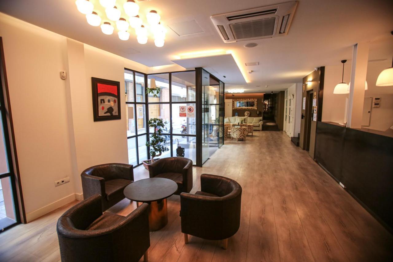 Gatell Hotel ヴィラノヴァ・イ・ラ・ジェルトル エクステリア 写真