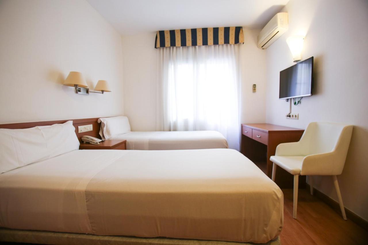 Gatell Hotel ヴィラノヴァ・イ・ラ・ジェルトル エクステリア 写真